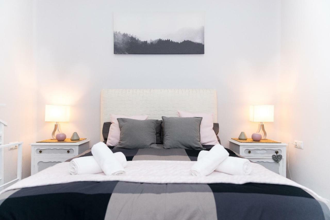 Spectacularly Updated For Large Groups! * Séville